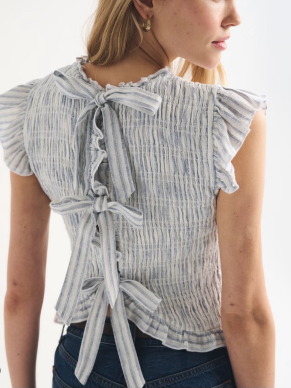 Abercrombie & Fitch Tie-Back Smocked Linen-
Blend Top